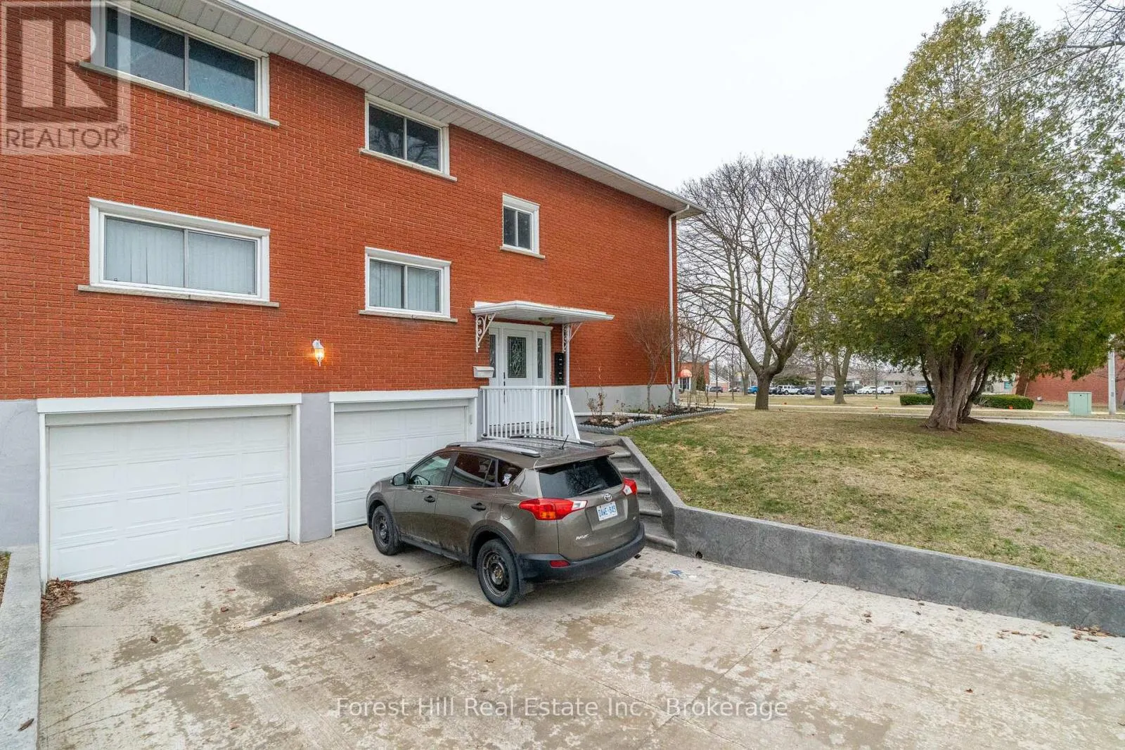 35 SHAFTSBURY DRIVE