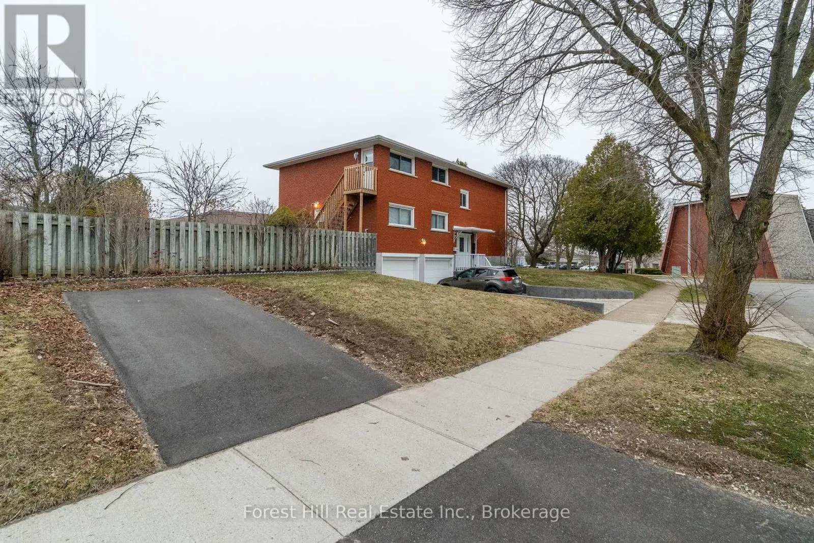 35 SHAFTSBURY DRIVE