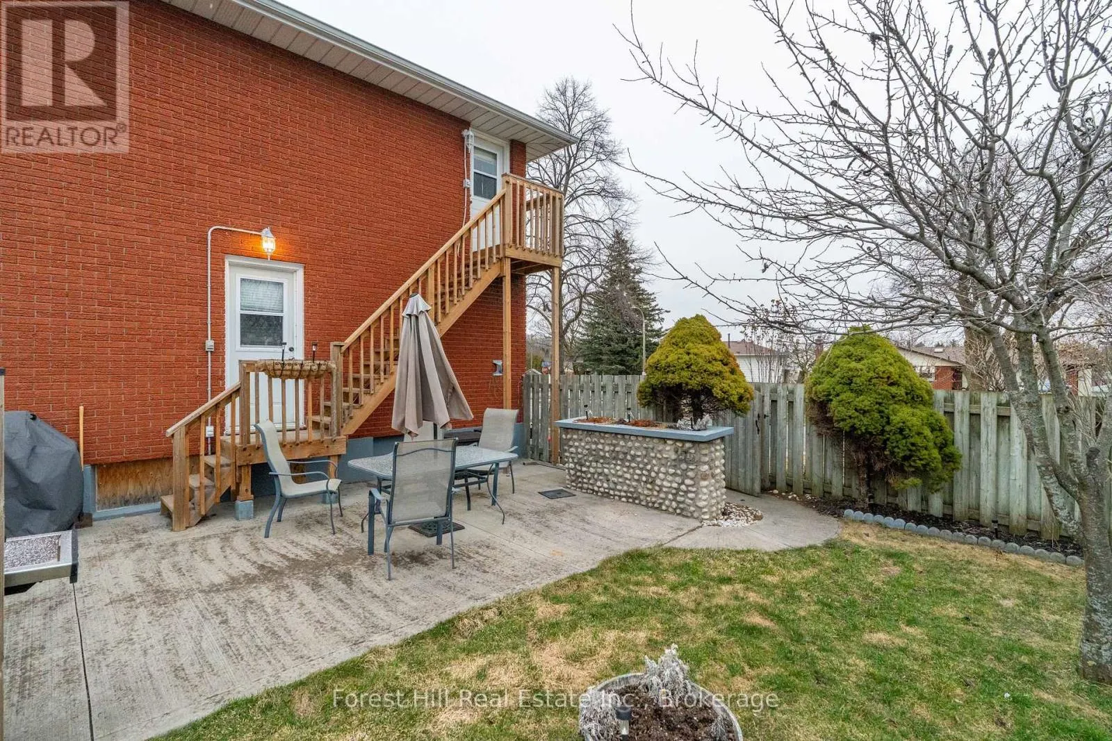 35 SHAFTSBURY DRIVE