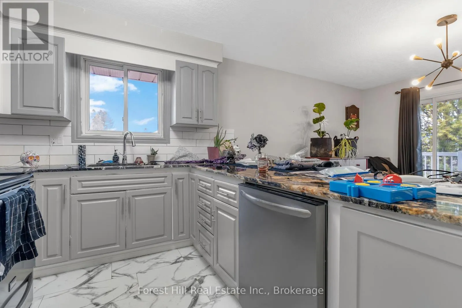 35 SHAFTSBURY DRIVE