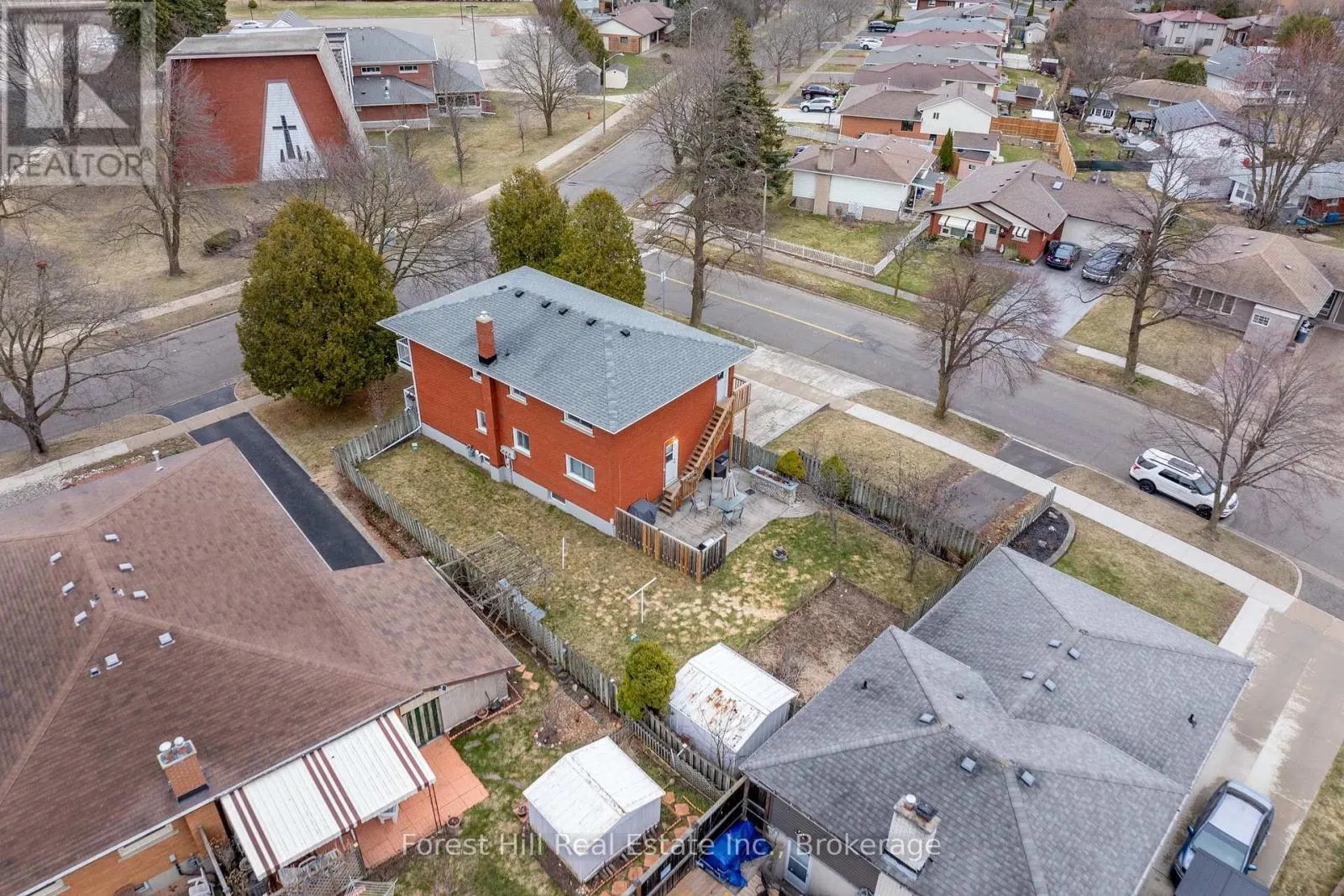 35 SHAFTSBURY DRIVE