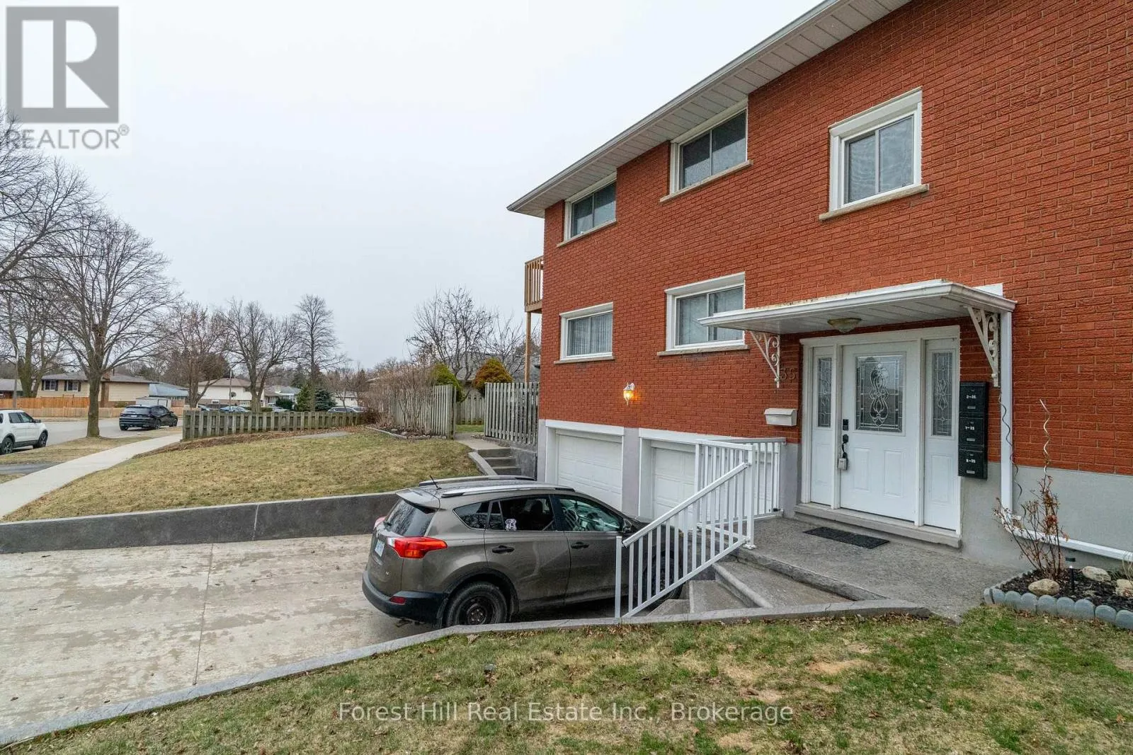 35 SHAFTSBURY DRIVE