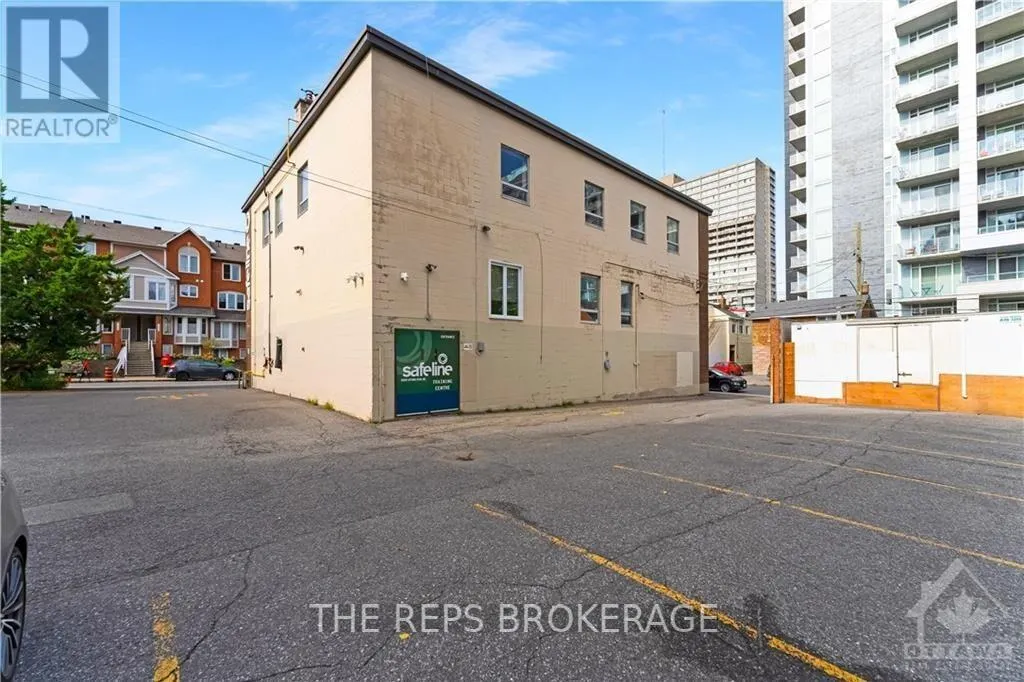 275 BAY STREET