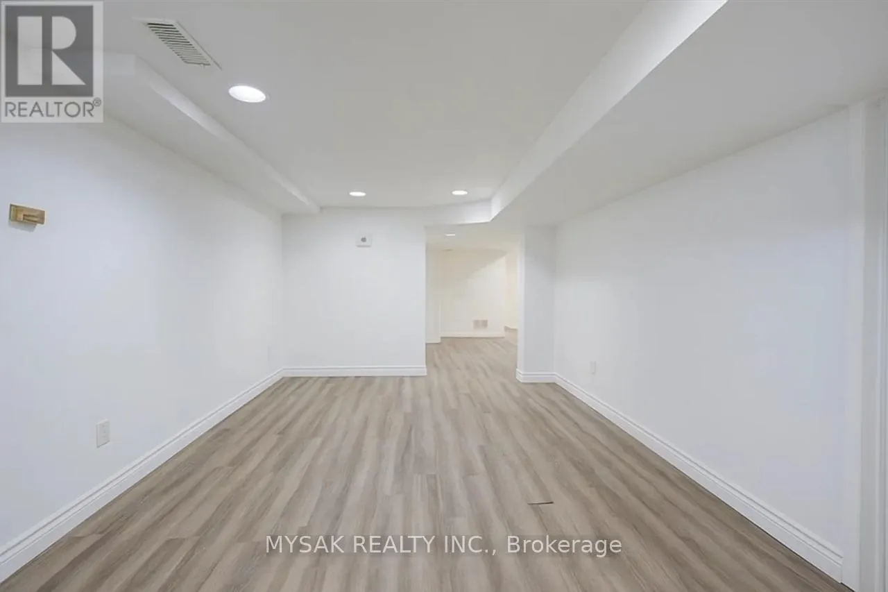 17 WEST 3RD STREET