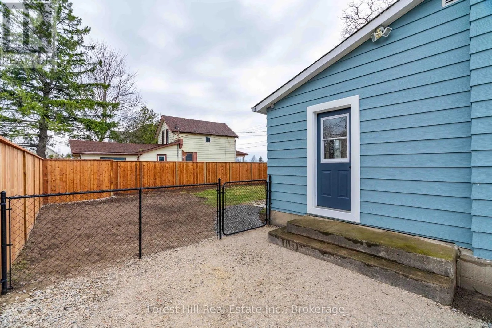 184 BOUCHER STREET E
