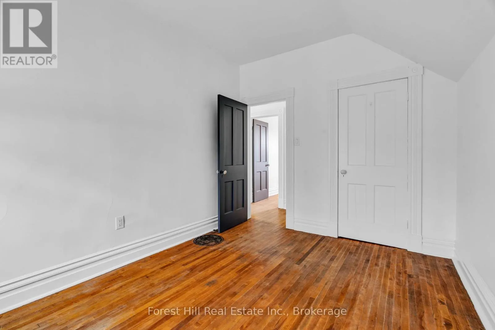 184 BOUCHER STREET E