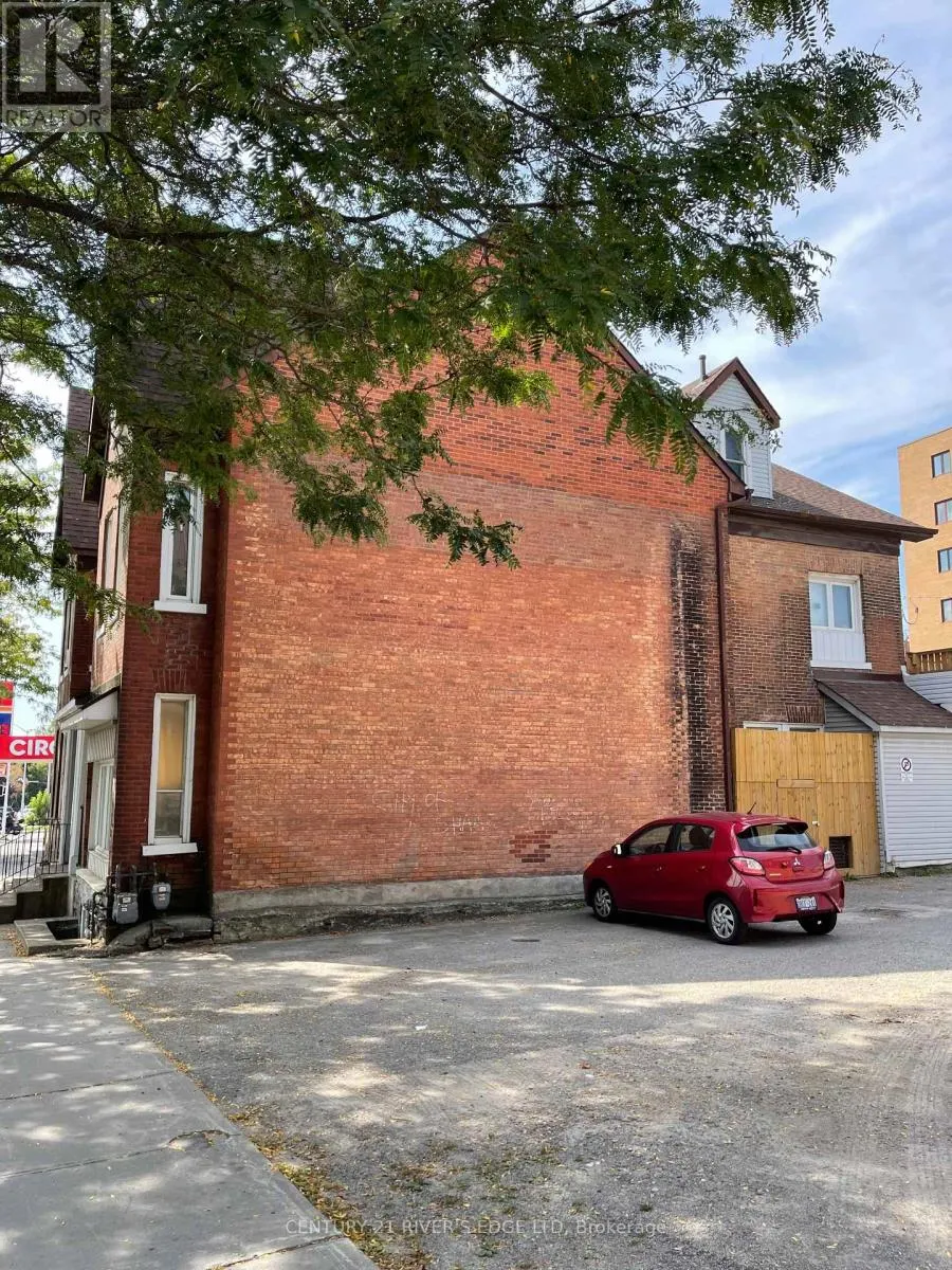 240-246 KING STREET W