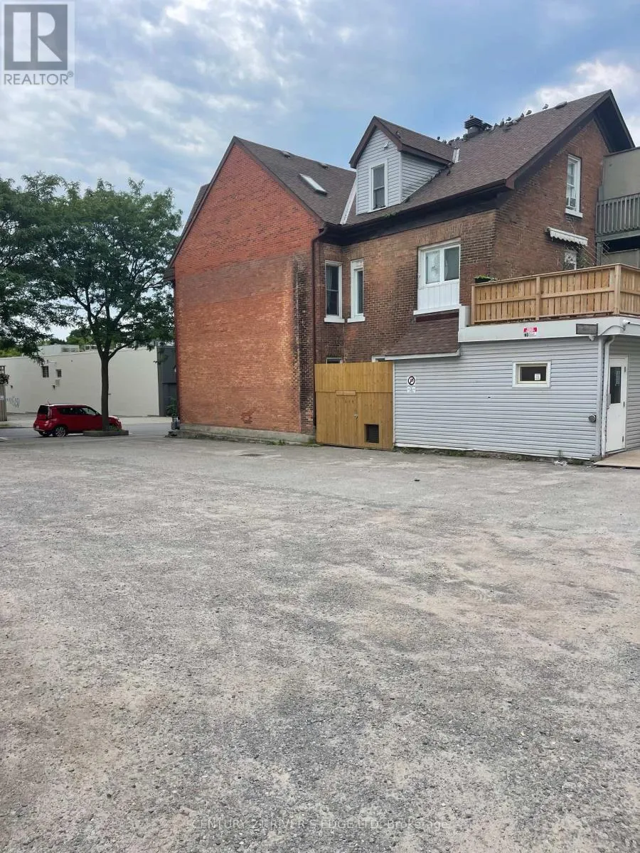 240-246 KING STREET W