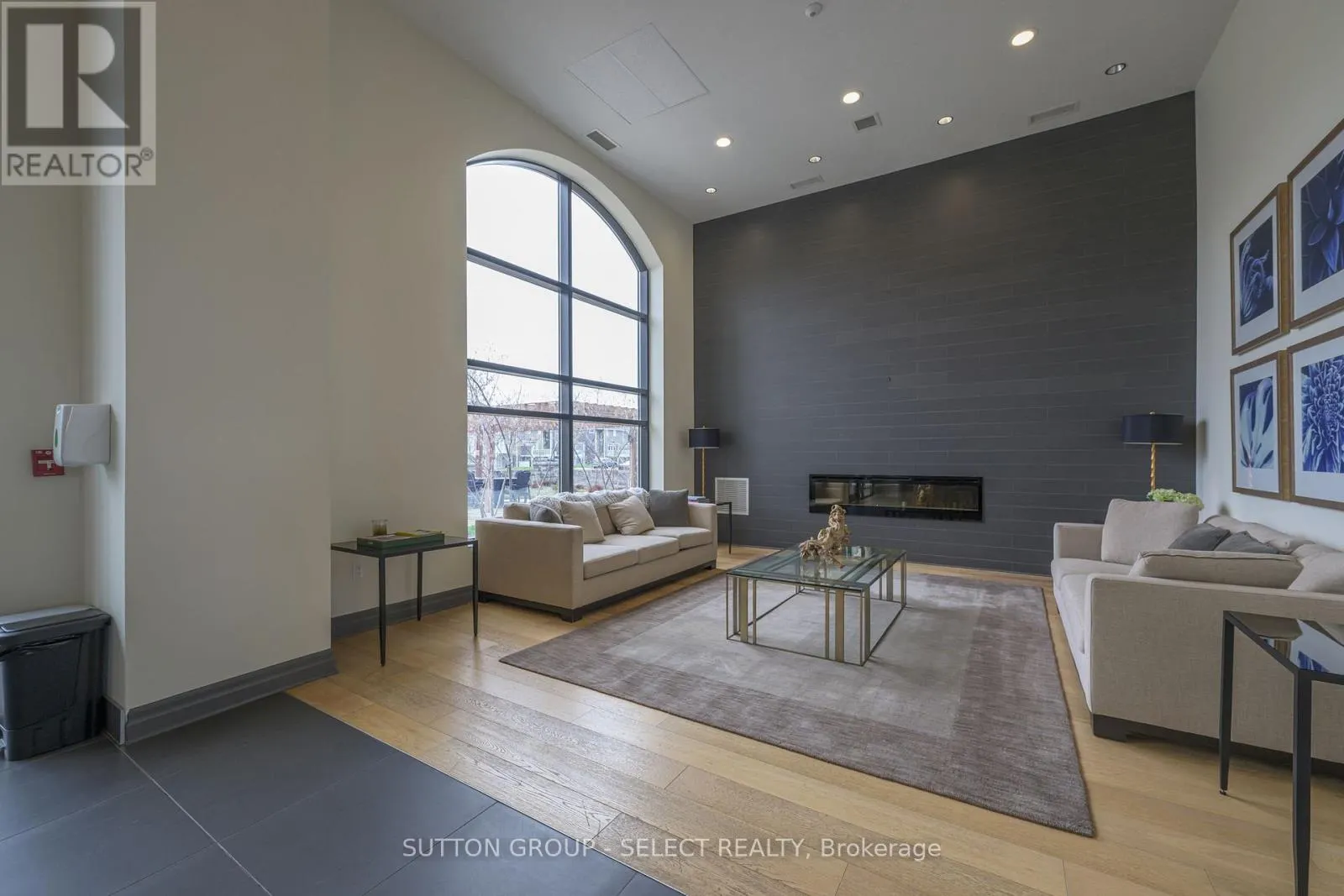 803 - 240 VILLAGEWALK BOULEVARD, #803