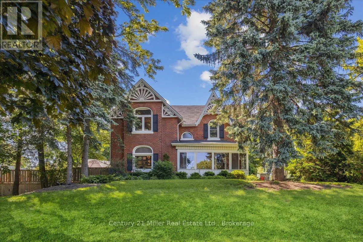 585 DUNDAS STREET E
