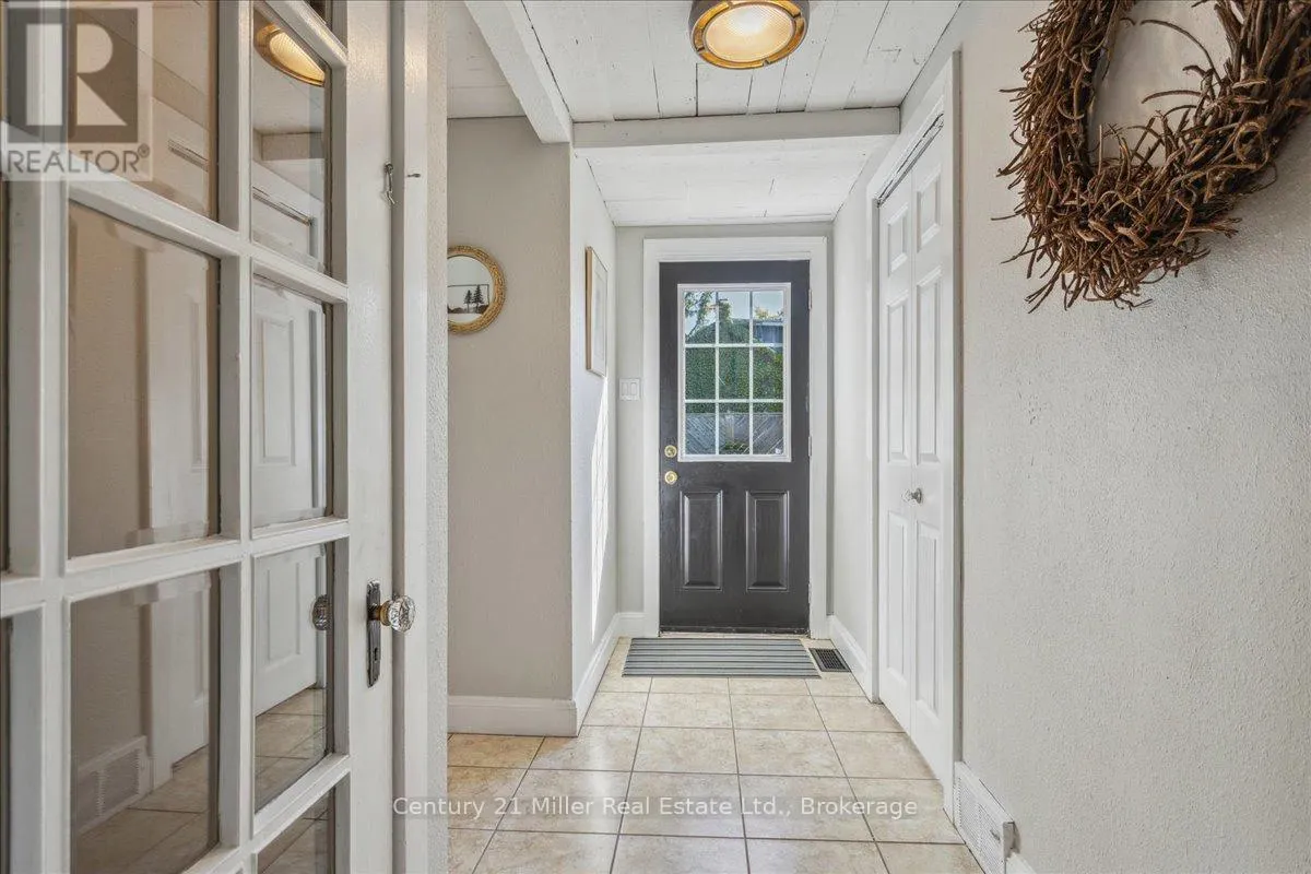 585 DUNDAS STREET E