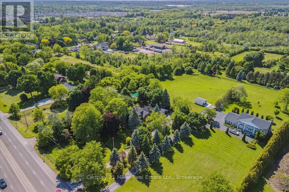 585 DUNDAS STREET E