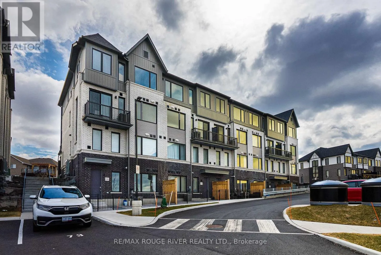 1901 - 160 DENSMORE  ROAD, #1901