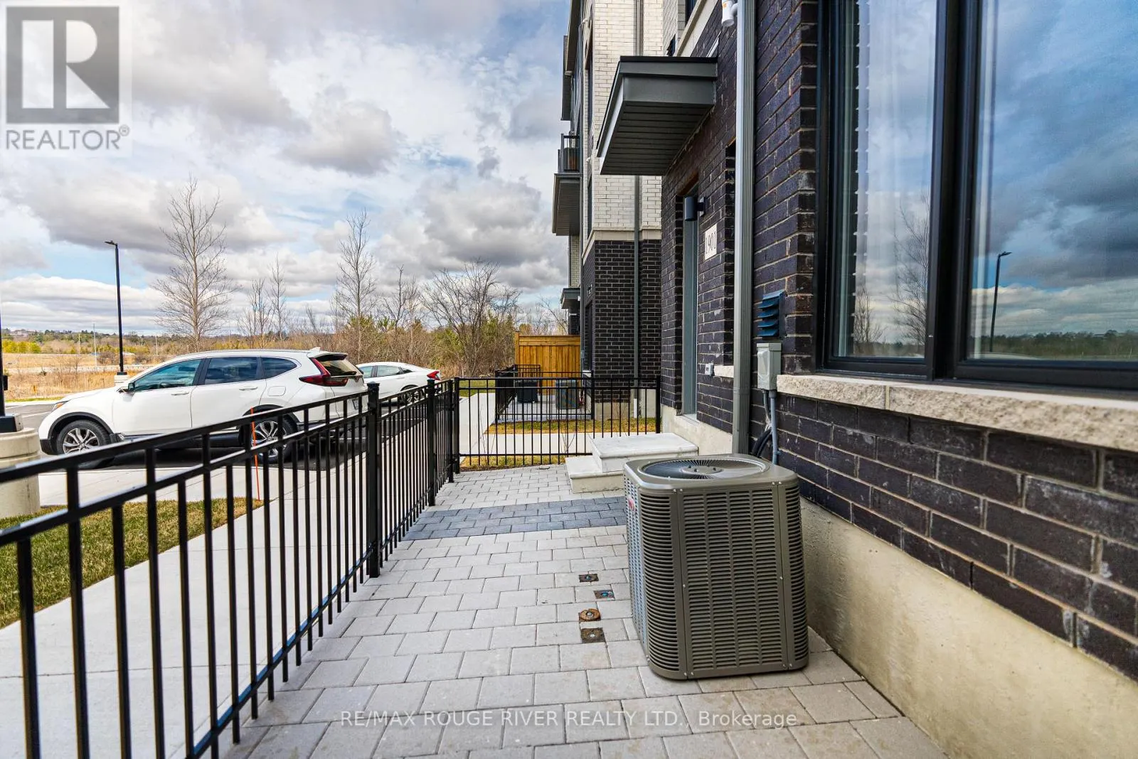1901 - 160 DENSMORE  ROAD, #1901