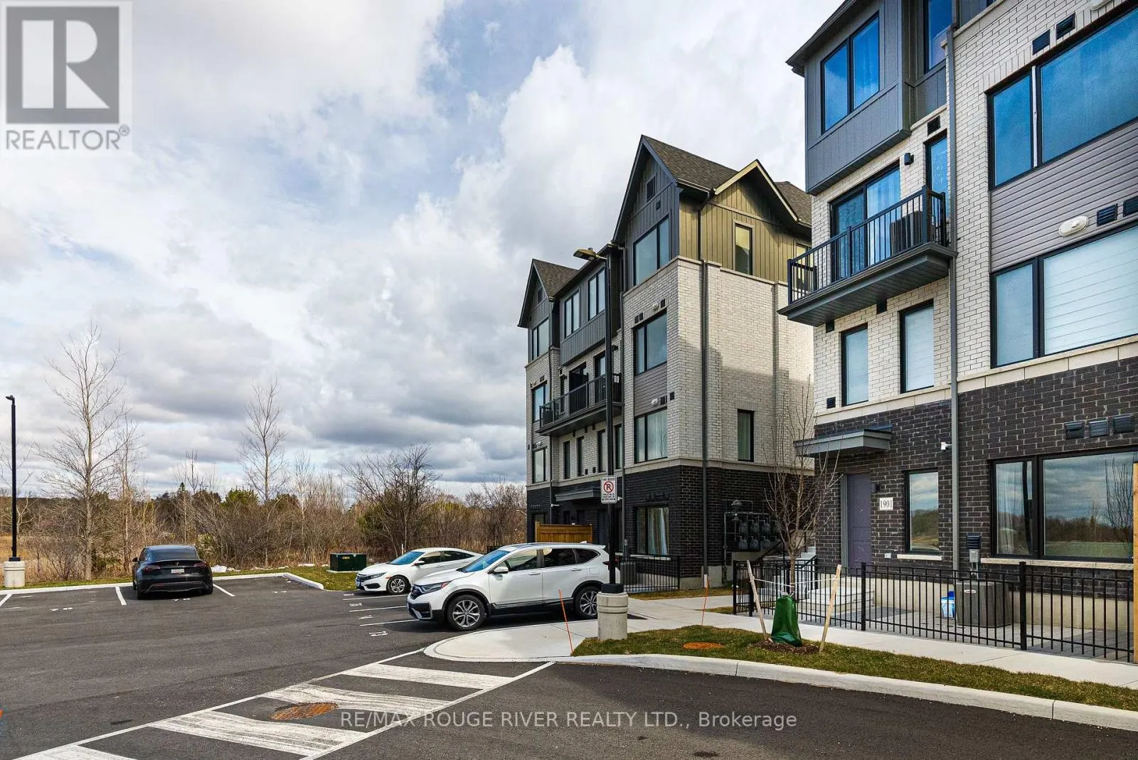 1901 - 160 DENSMORE  ROAD, #1901