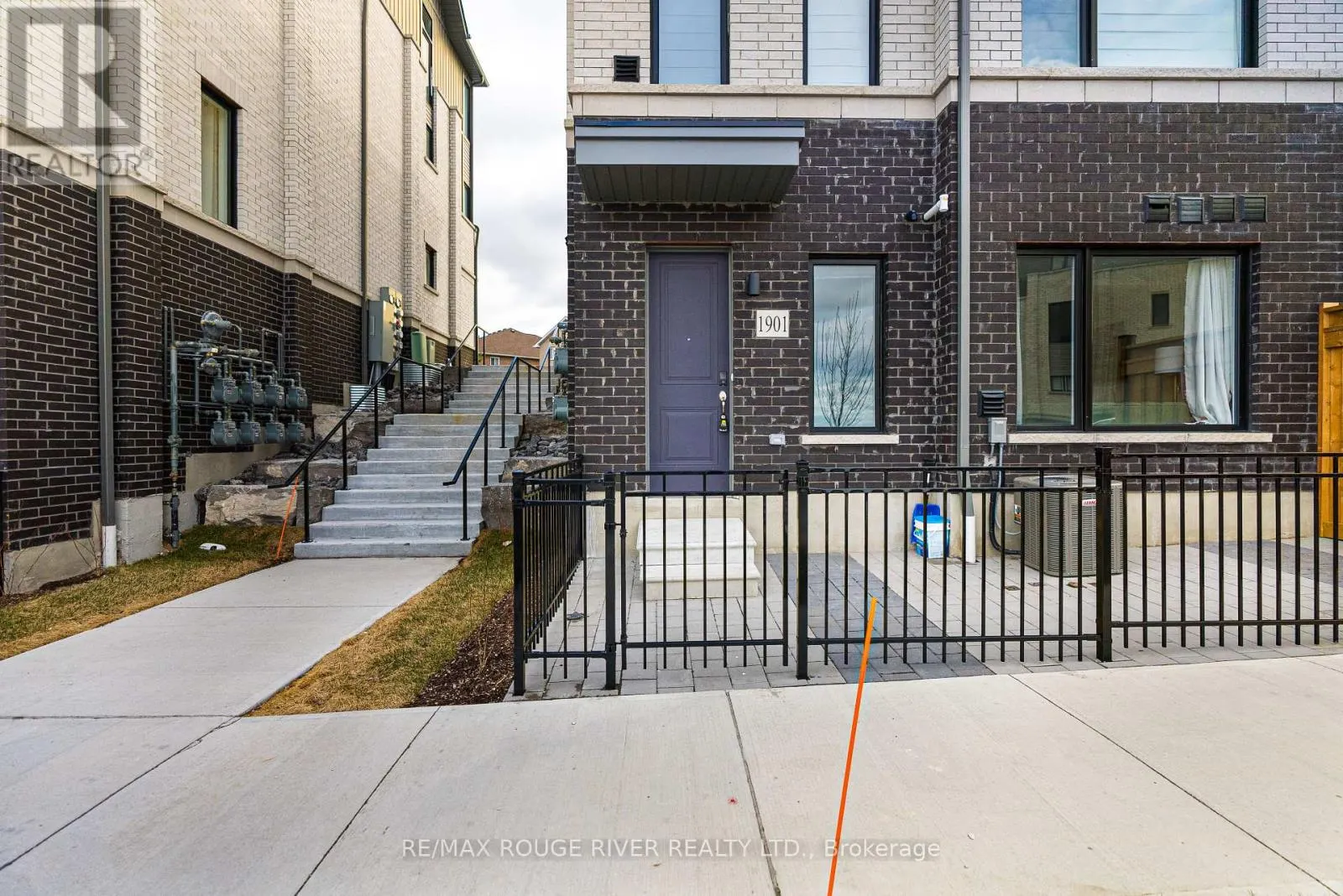 1901 - 160 DENSMORE  ROAD, #1901