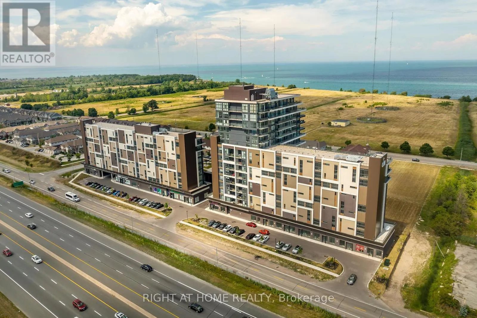 714 - 550 NORTH SERVICE ROAD