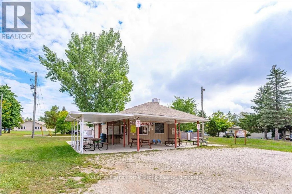536 POPLAR PLACE