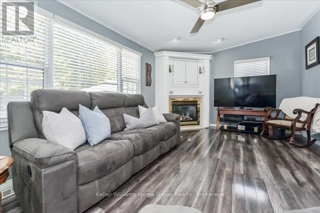 536 POPLAR PLACE