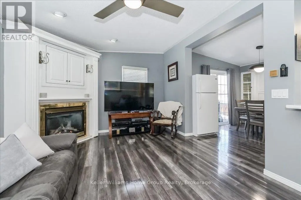 536 POPLAR PLACE