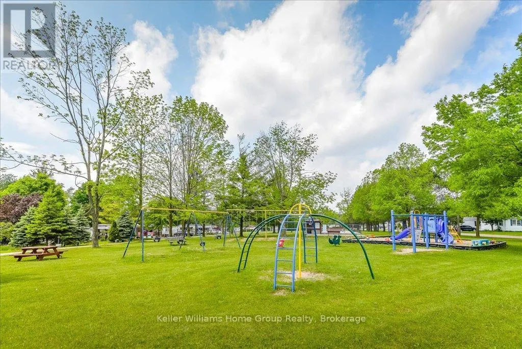 536 POPLAR PLACE