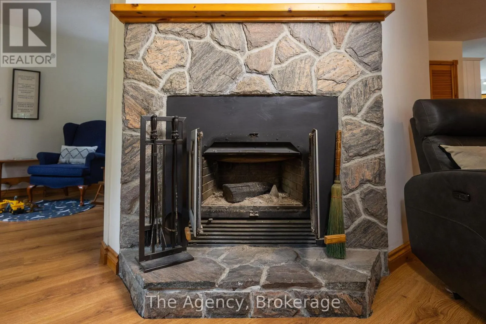 1411 CEDAR LANE
