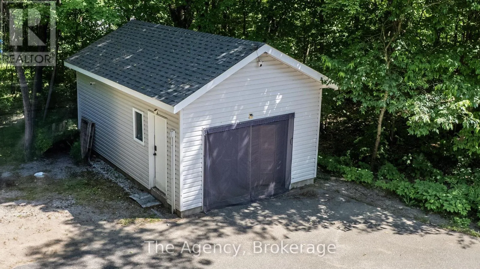 1411 CEDAR LANE