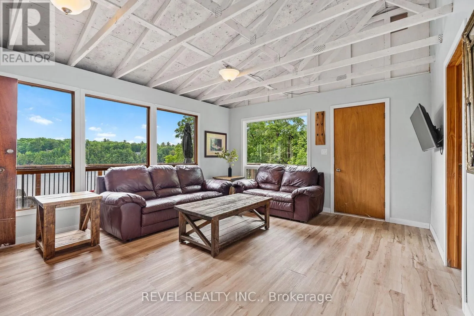 49 SLEEPY HOLLOW ROAD