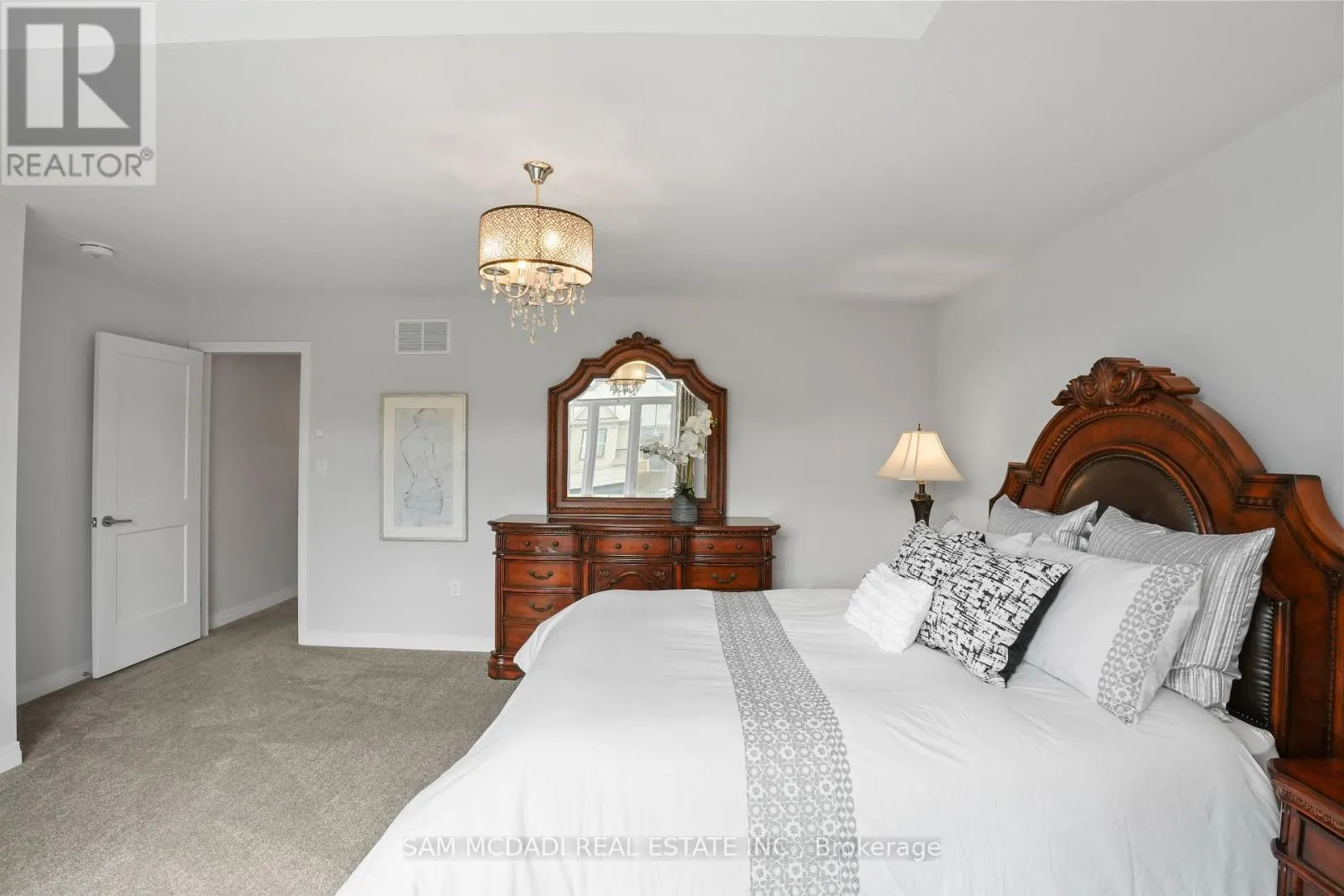 4037 STADELBAUER DRIVE