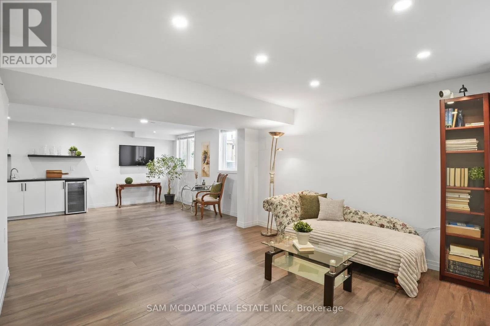 4037 STADELBAUER DRIVE