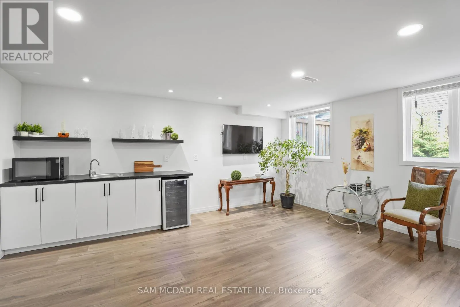 4037 STADELBAUER DRIVE