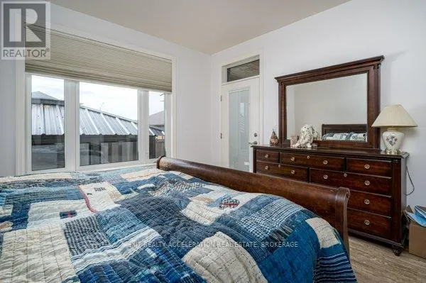 10 BRIARWOOD CRESCENT