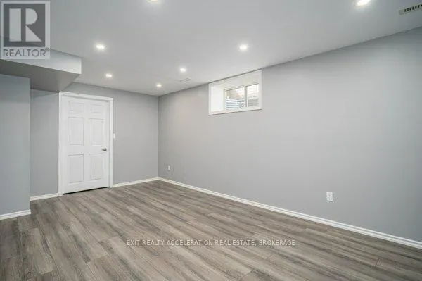 10 BRIARWOOD CRESCENT