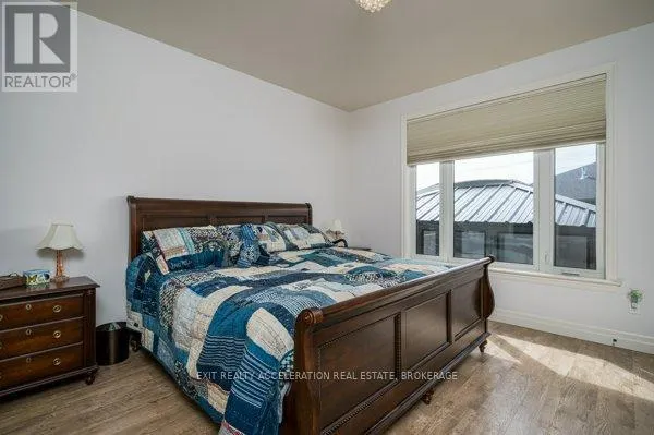 10 BRIARWOOD CRESCENT