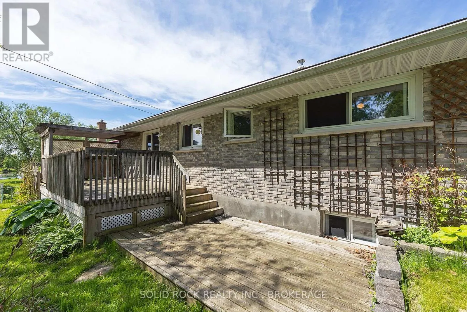 565 QUEEN STREET