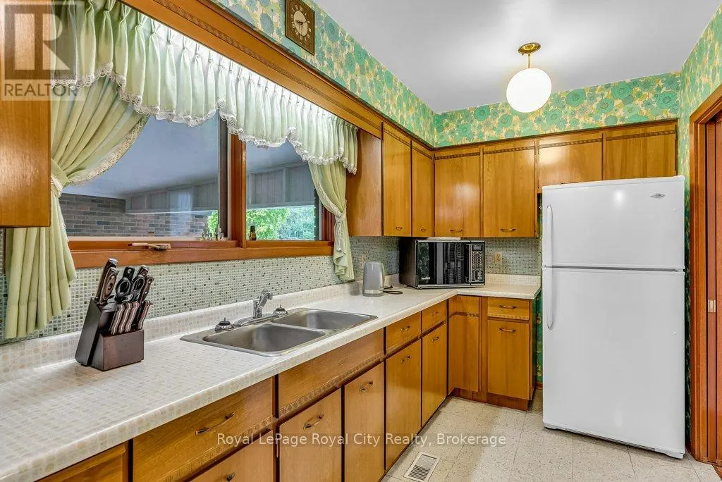 768 ERAMOSA ROAD