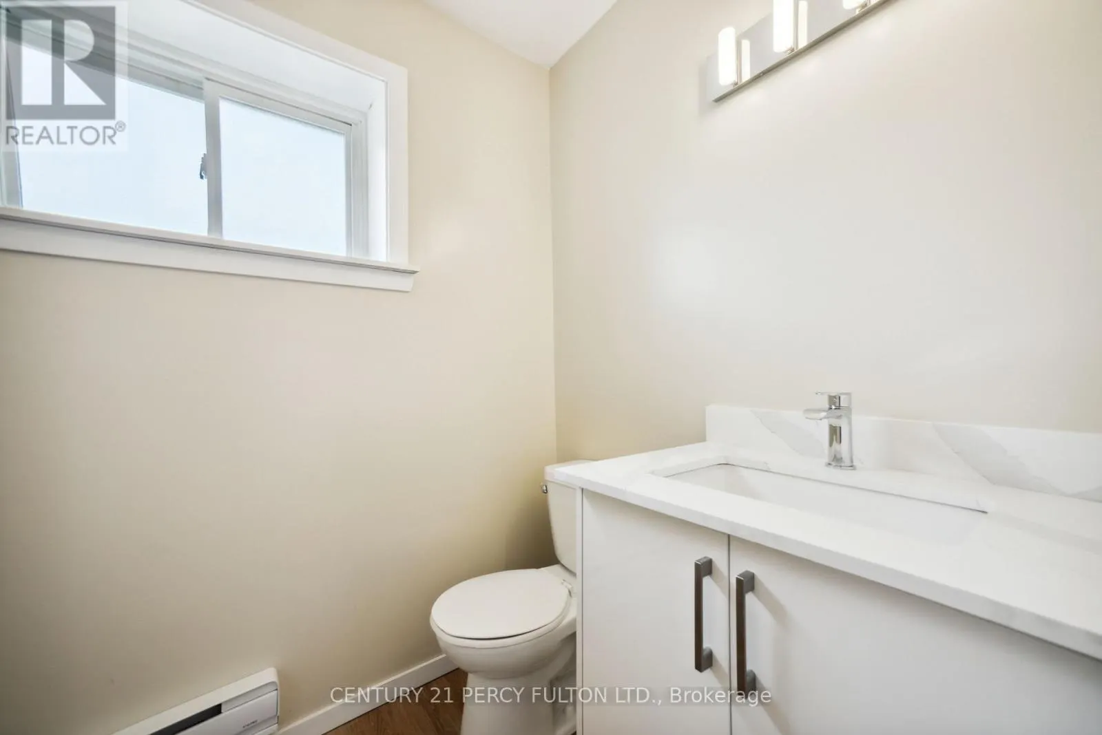 15 ISABEL STREET E