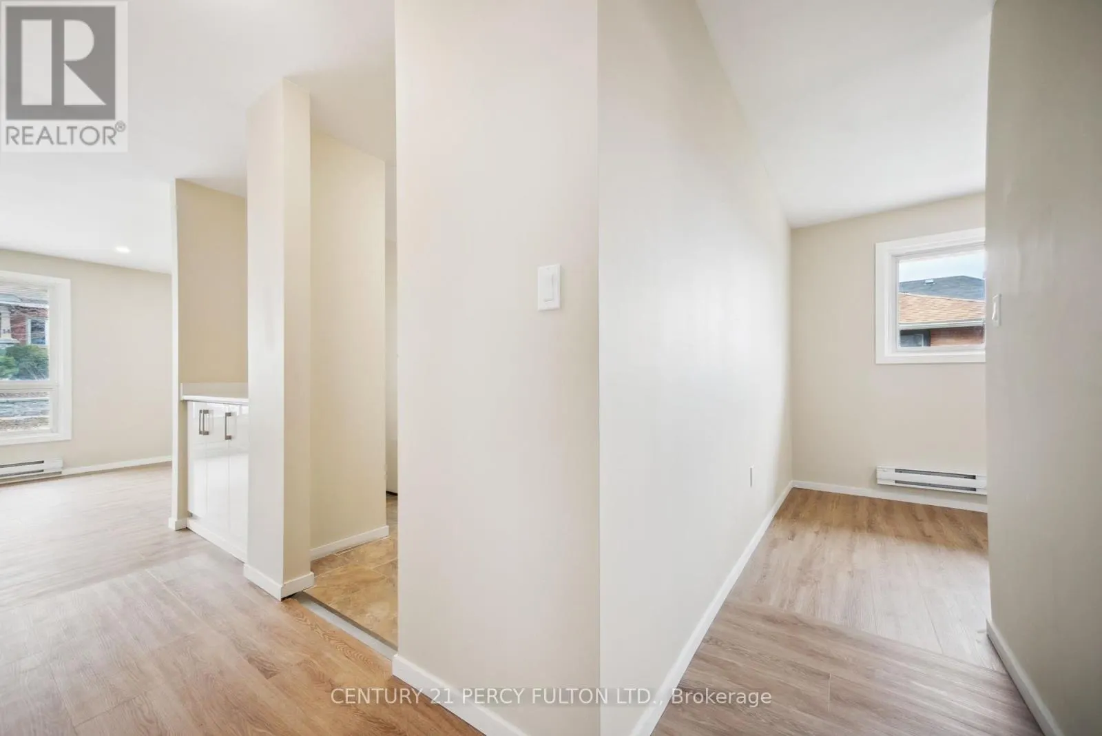 15 ISABEL STREET E