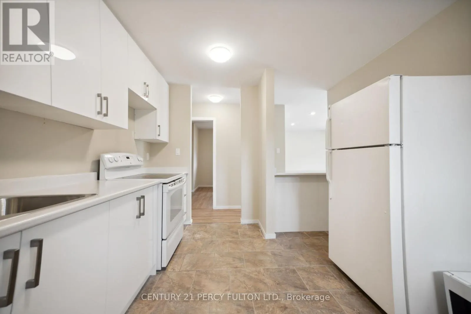 15 ISABEL STREET E