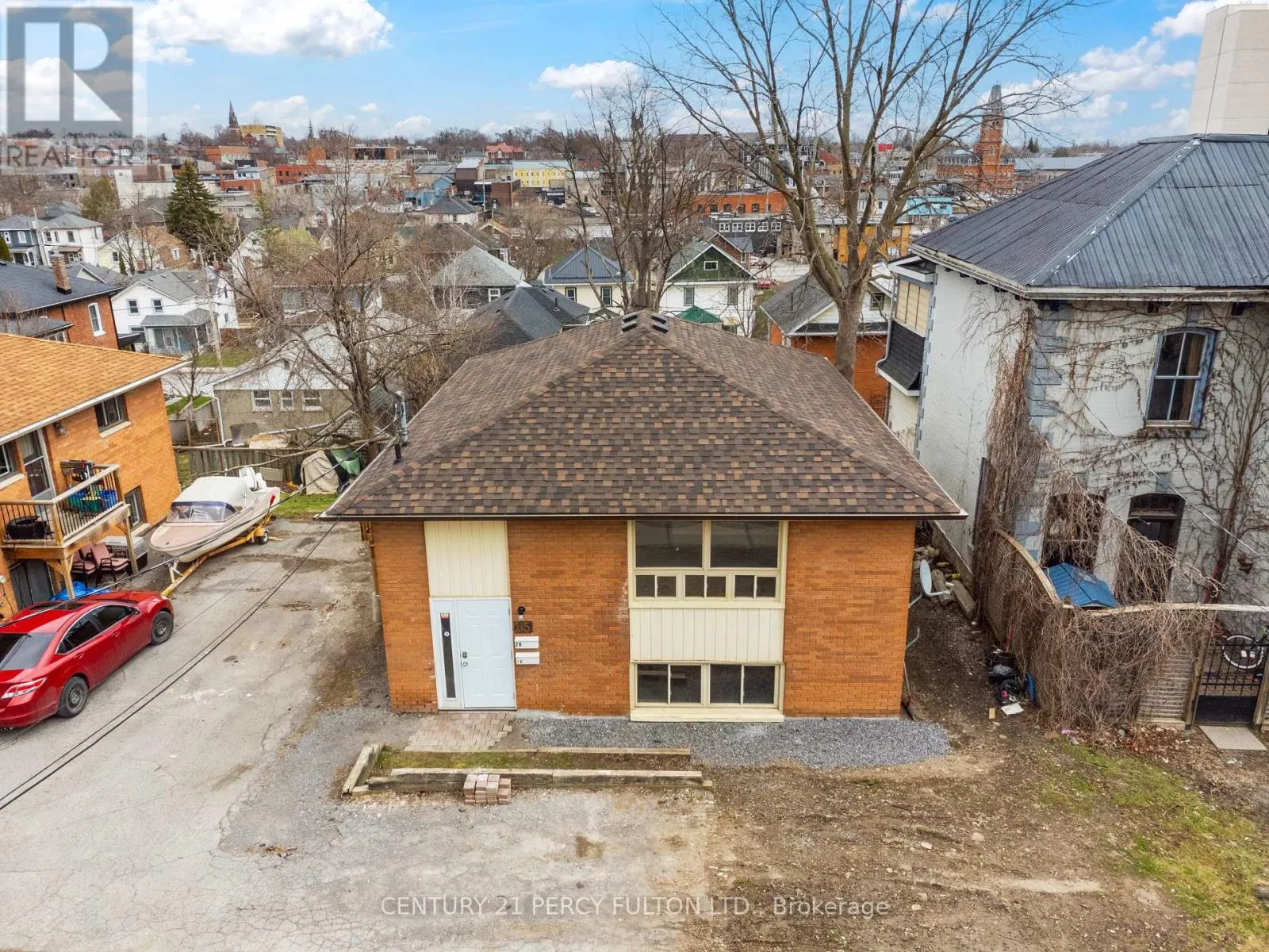 15 ISABEL STREET E