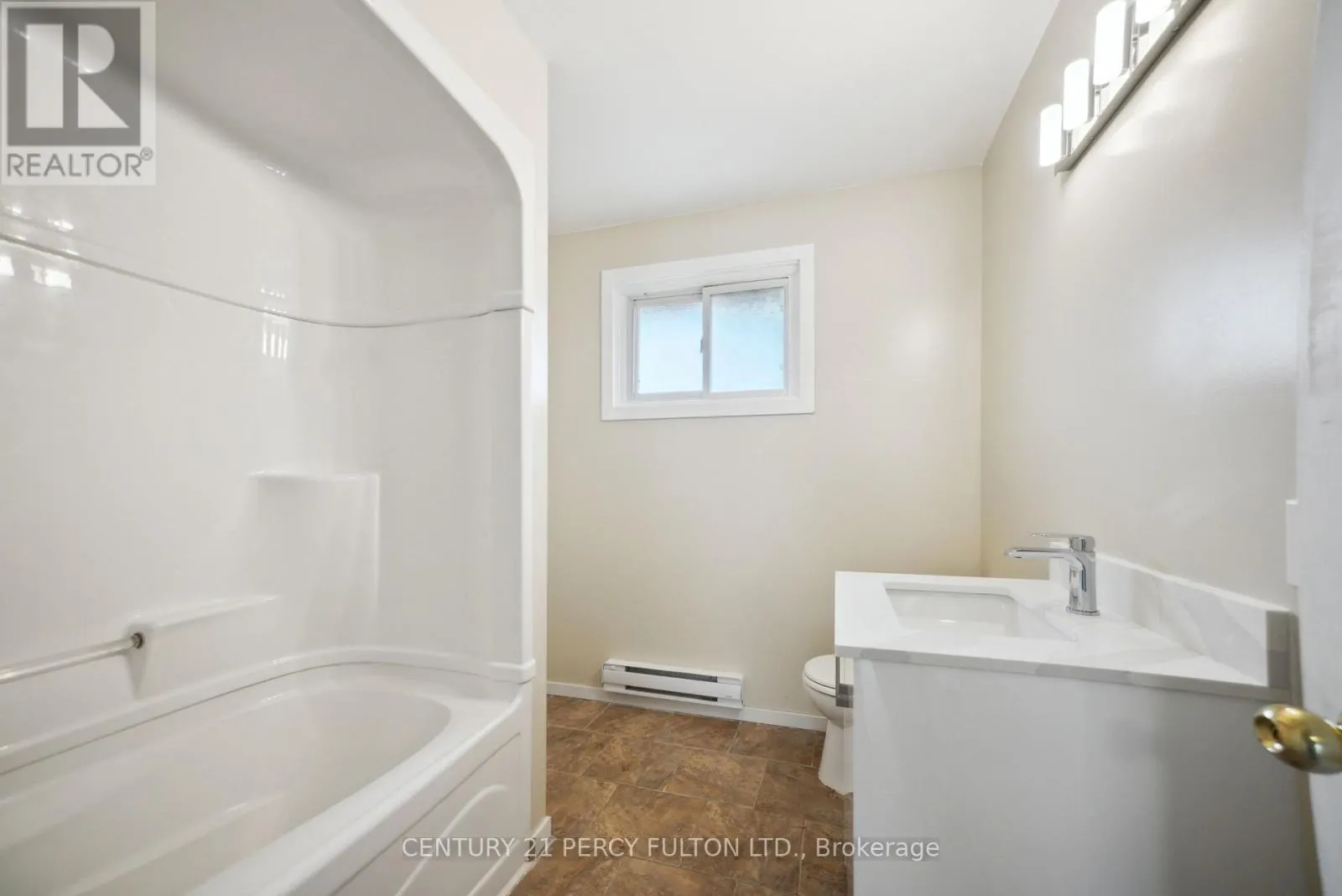 15 ISABEL STREET E
