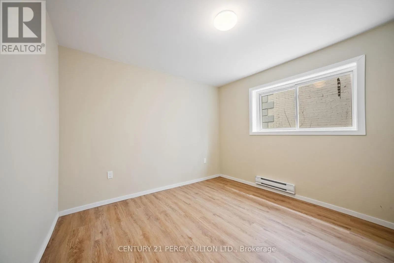 15 ISABEL STREET E