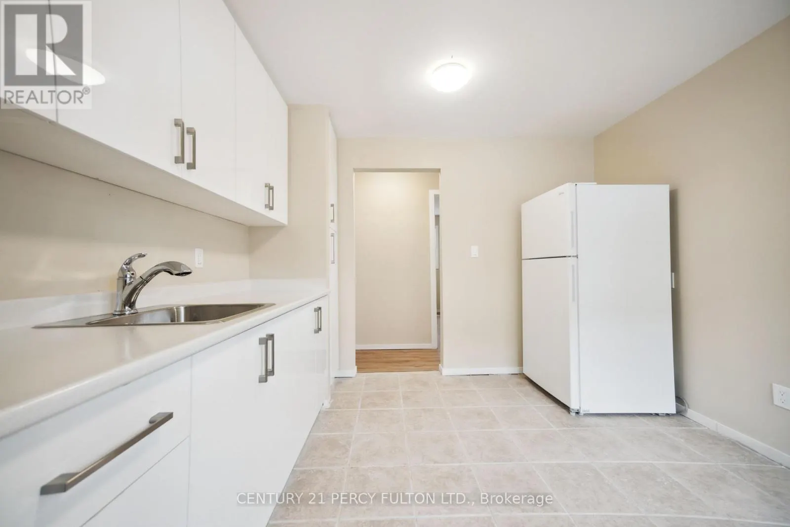 15 ISABEL STREET E