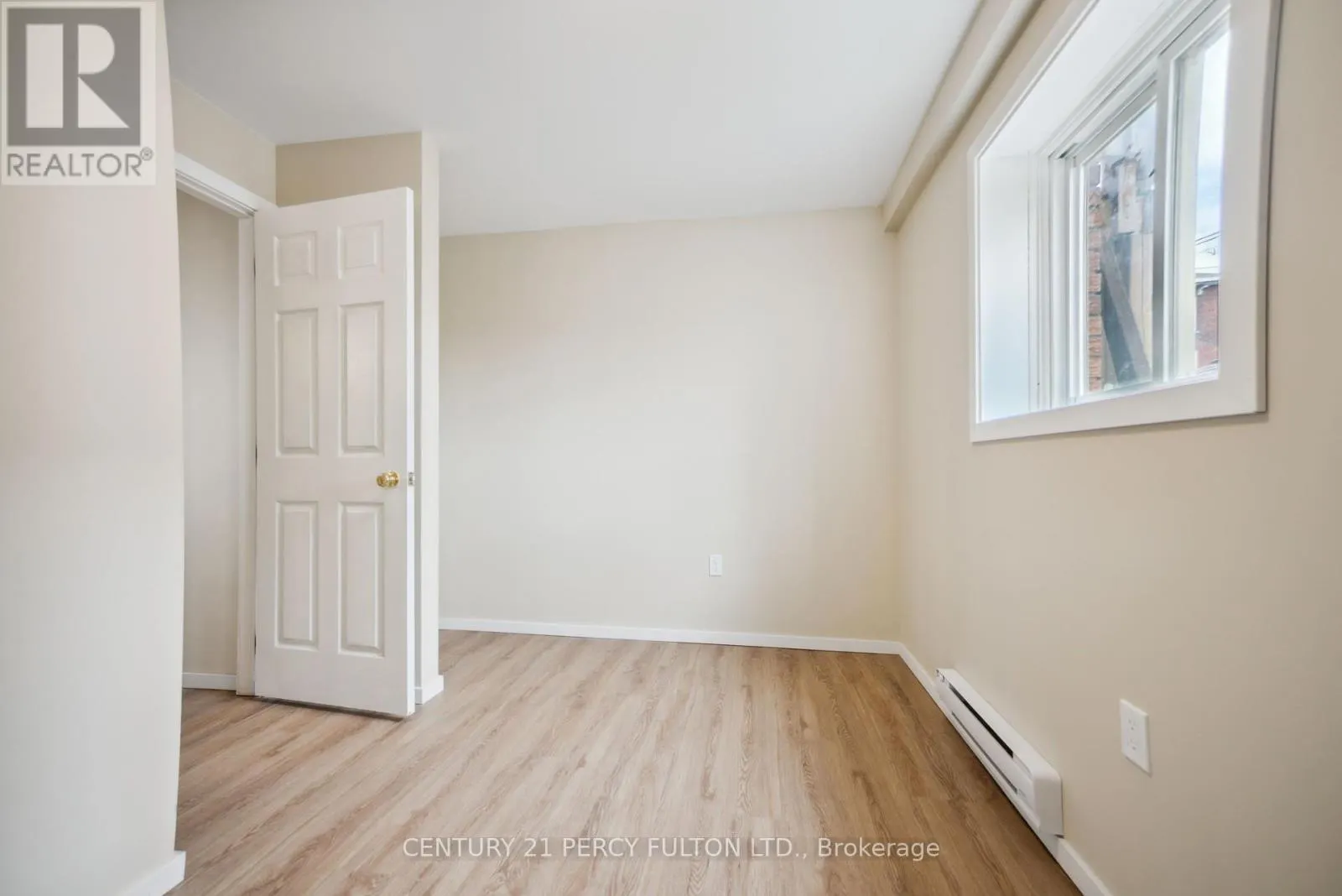 15 ISABEL STREET E