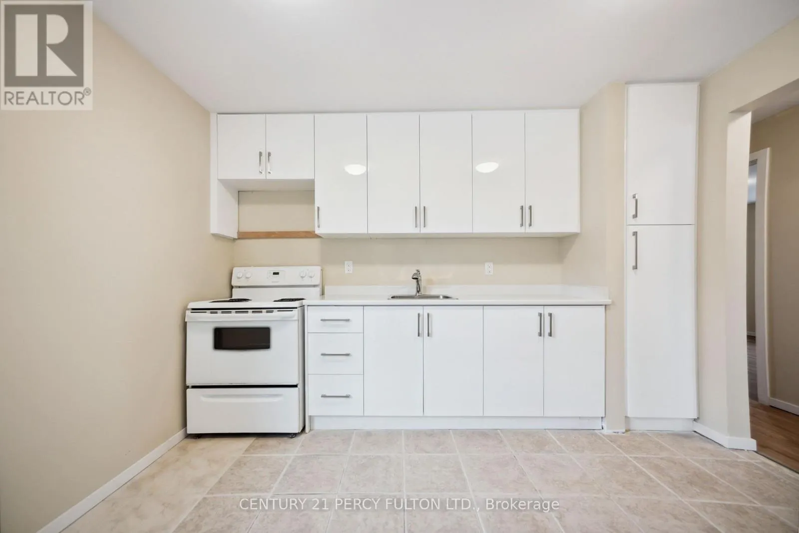 15 ISABEL STREET E