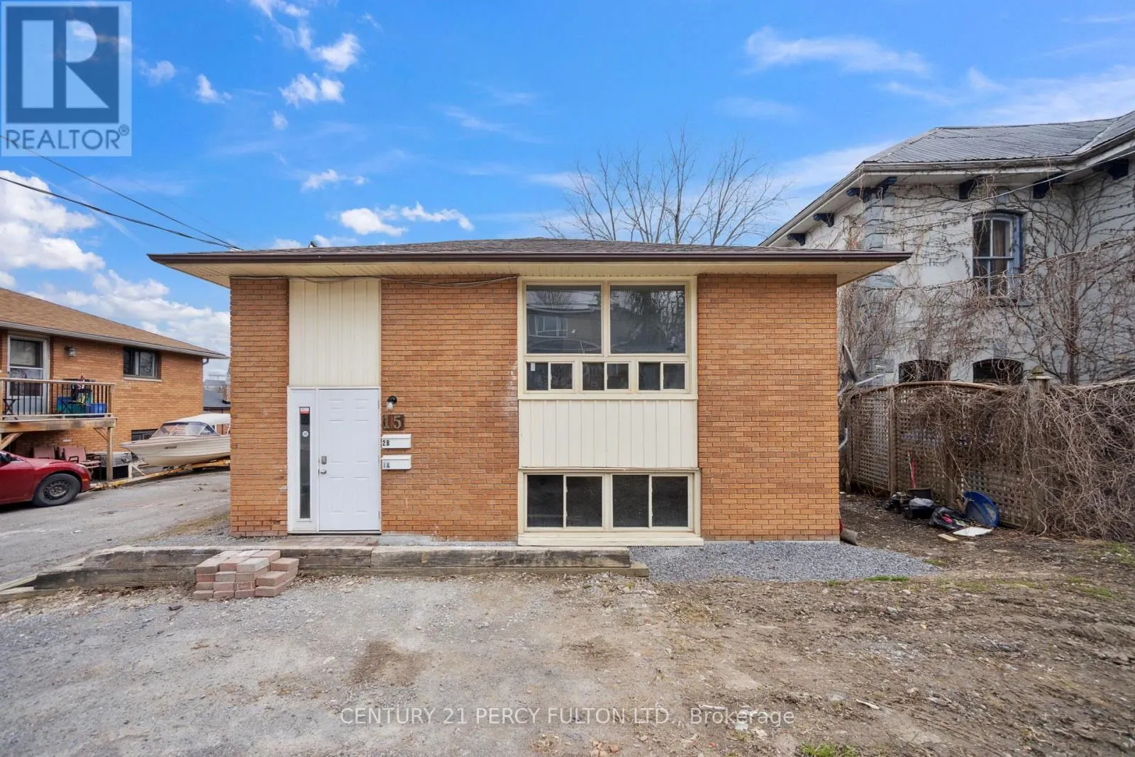 15 ISABEL STREET E