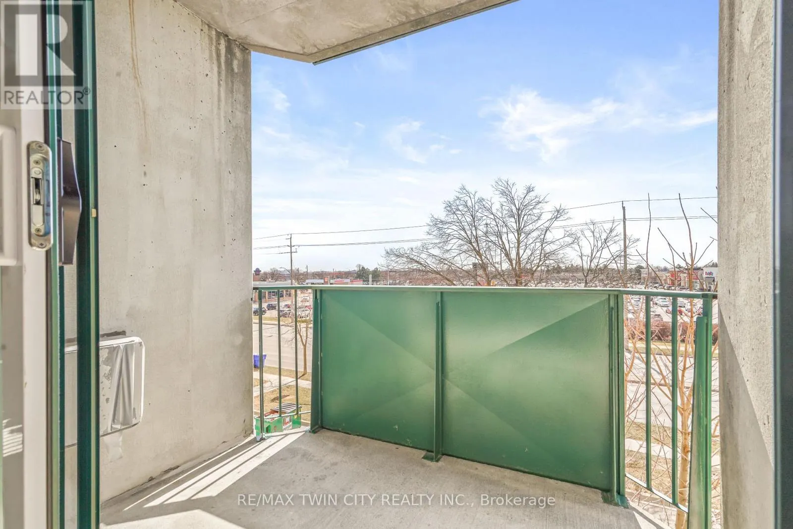 301 - 421 FAIRVIEW DRIVE