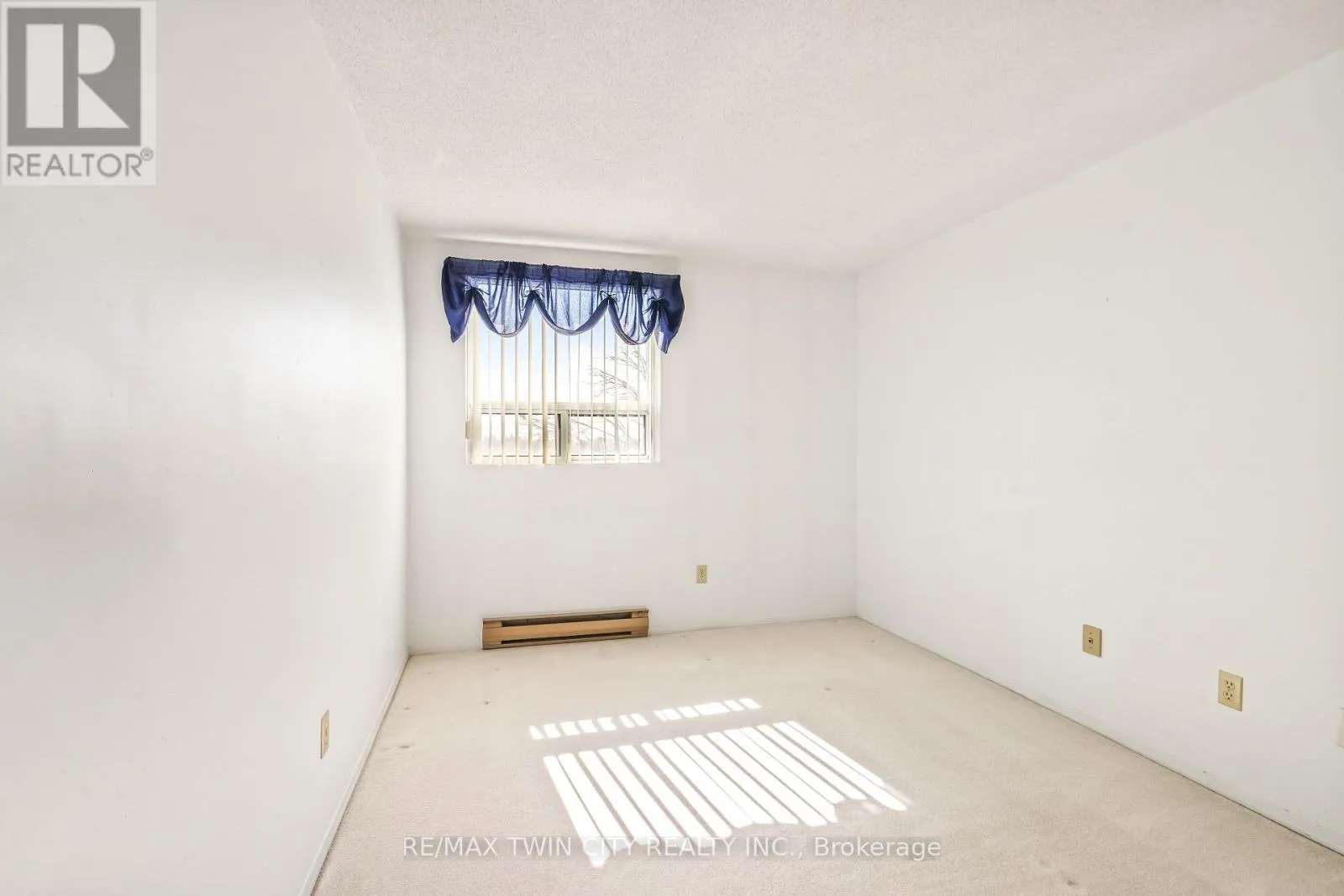 301 - 421 FAIRVIEW DRIVE