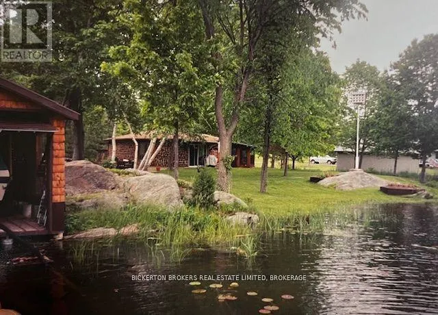 851 RIDEAUWOOD LANE