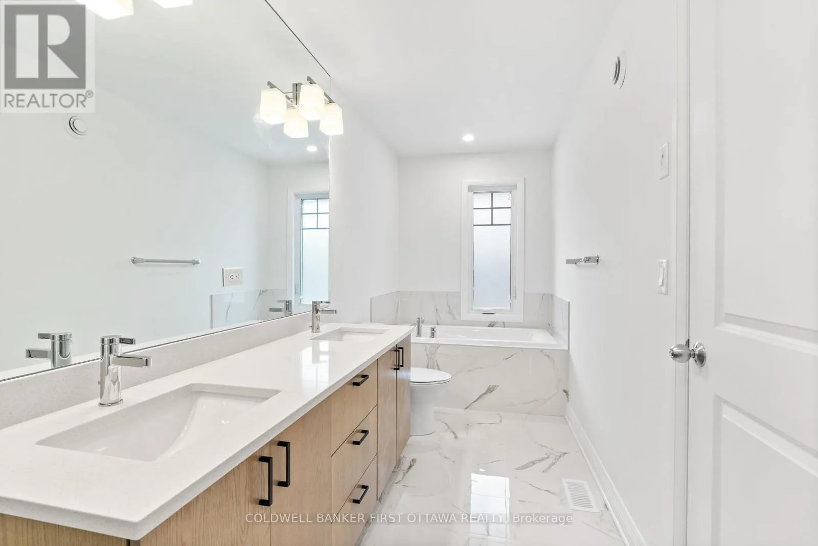 25 UTMAN CRESCENT